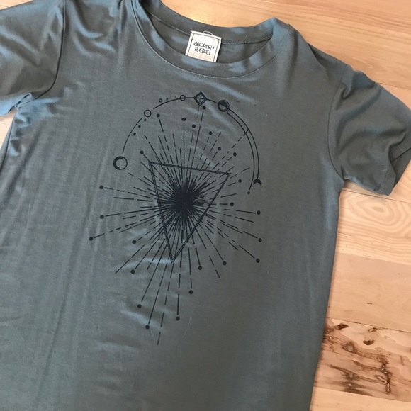 Modish Rebel tee - bought from Buckle - Picture 2 of 3